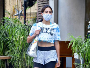Photos: Sara Ali Khan spotted at The Farmer's Cafe