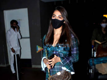Photos: Shahid Kapoor, Mira Kapoor and Pooja Hegde snapped at the airport