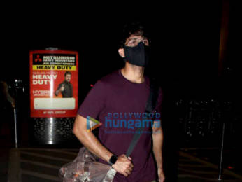 Photos: Shahid Kapoor, Mira Kapoor and Pooja Hegde snapped at the airport