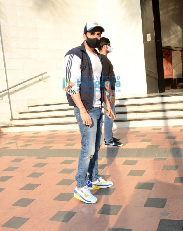 photos sunny singh nijjar snapped at anees bazmees office 1