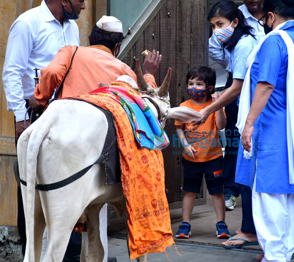 photos taimur ali khan spotted in bandra 2