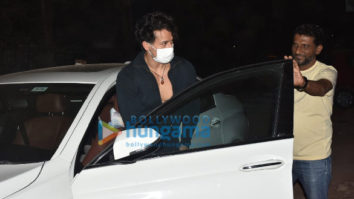 Photos: Tiger Shroff snapped in Juhu