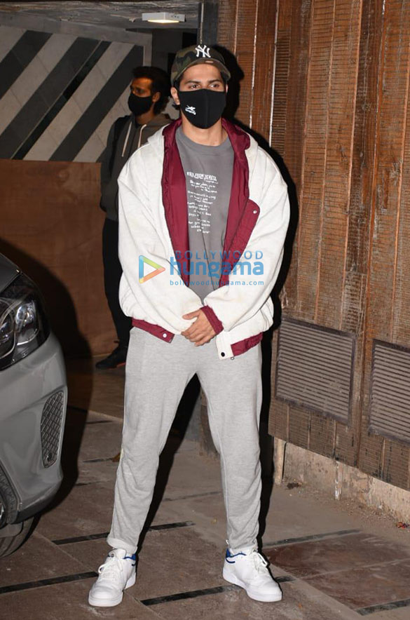 photos varun dhawan snapped at the gym in juhu 3 5