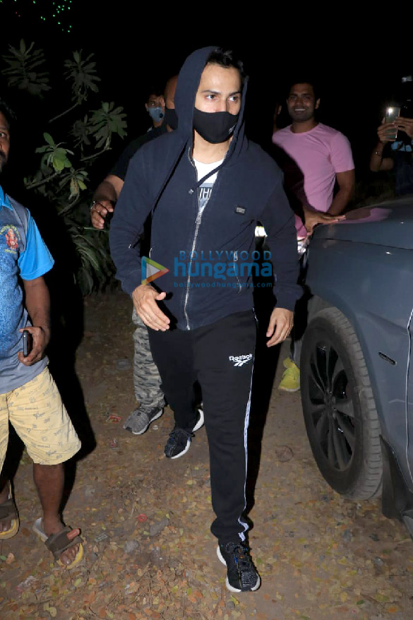 photos varun dhawan spotted at a dance class in versova 4