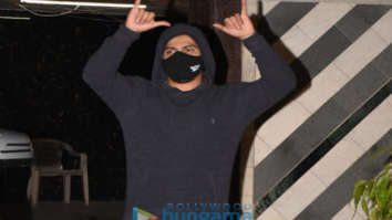 Photos: Varun Dhawan spotted at gym in Juhu