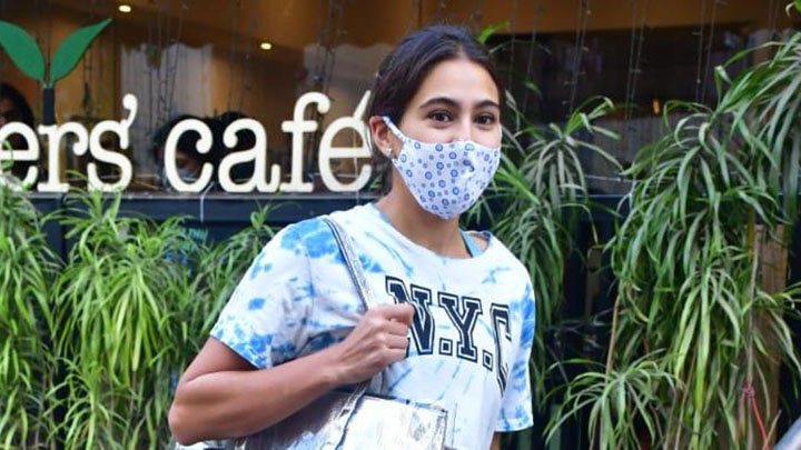 Sara Ali Khan spotted post-lunch at Farmers’ Cafe in Bandra