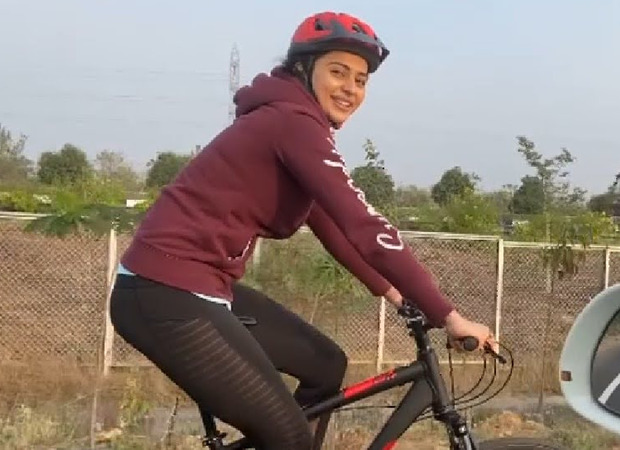Rakul Preet Singh gives major fitness goals as she cycles for 12 km to reach the sets of MayDay; watch