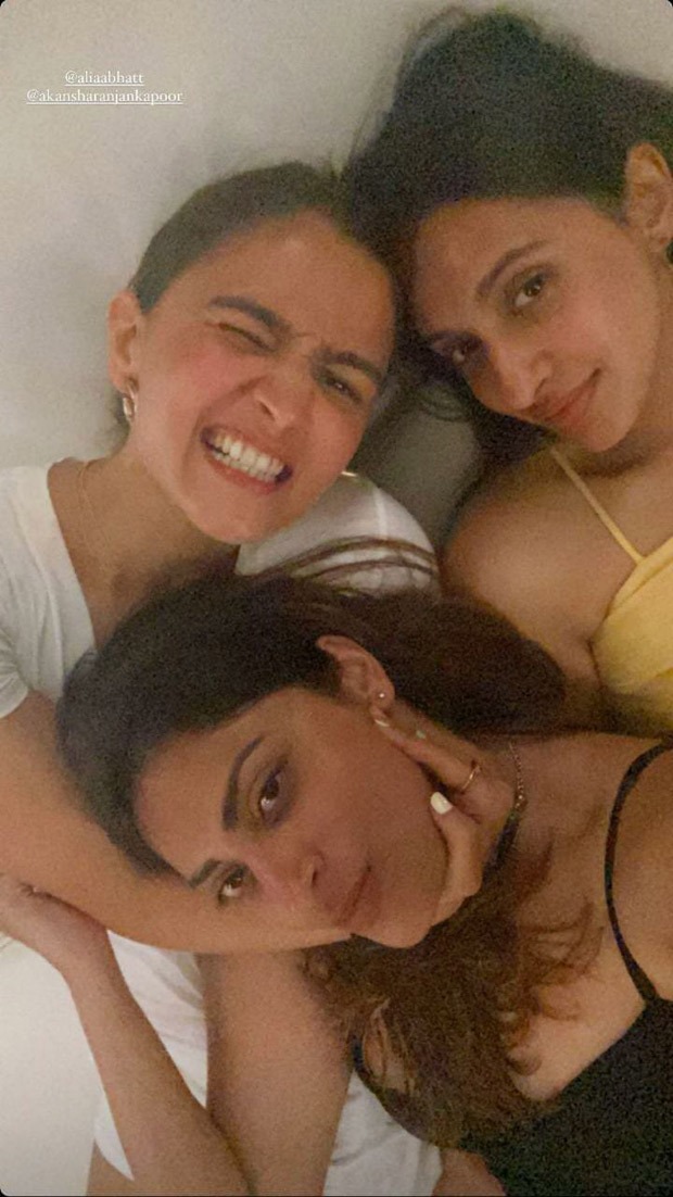 Alia Bhatt continues her vacation by chilling with her besties in Maldives