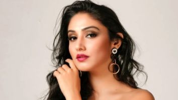 “Earlier men were solely responsible to carry the films on their shoulders, but now females are equally responsible,” says Donal Bisht
