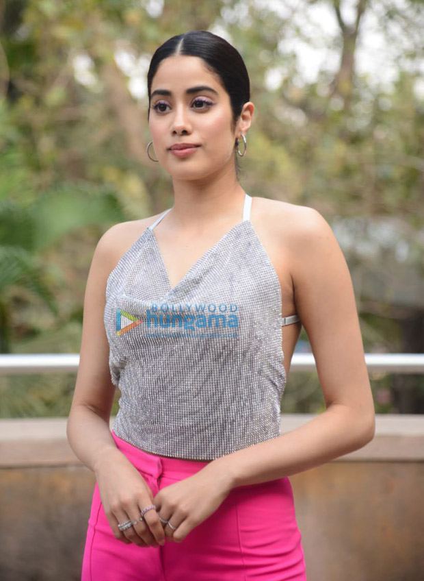 Janhvi Kapoor follows dopamine fashion trend in backless shimmery tip and pink pants for Roohi promotions Janhvi Kapoor follows dopamine fashion trend in backless shimmery tip and pink pants for Roohi promotions