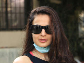 Photos: Ameesha Patel snapped at a salon in Juhu