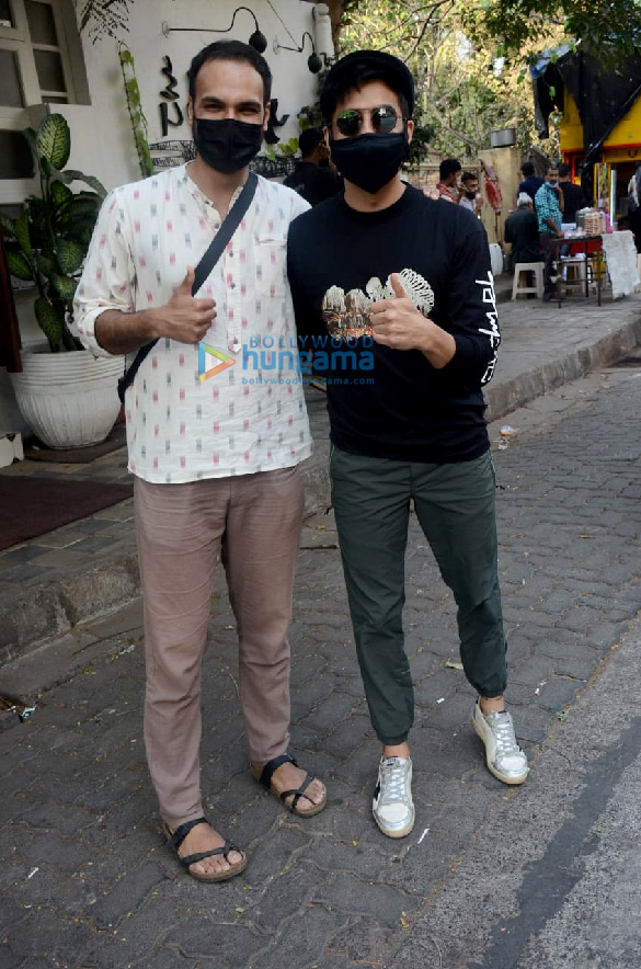 photos aparshakti khurrana snapped in juhu 1
