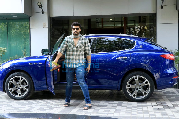 photos arjun kapoor spotted at nikkhil advanis office in santacruz 3