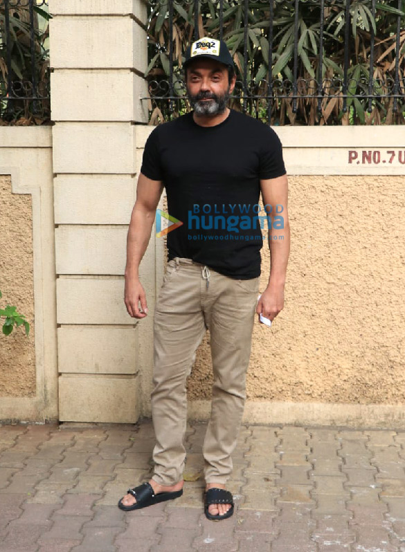 photos bobby deol snapped in andheri 1