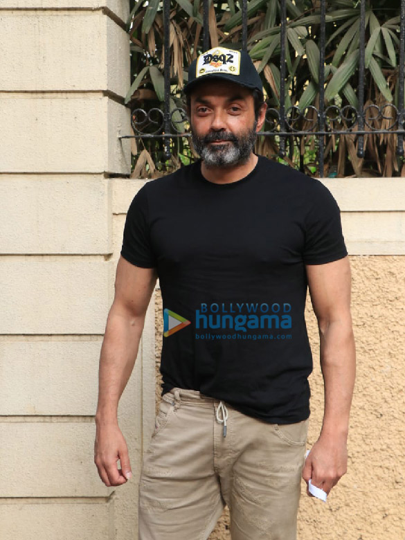 Photos: Bobby Deol snapped in Andheri Photos: Bobby Deol snapped in Andheri
