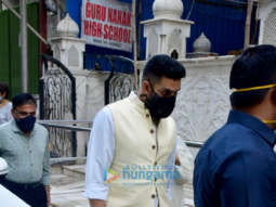 Photos: Celebs attend the prayer meet for Bunty Walia’s father