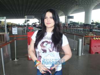 Photos: Disha Patani, Mouni Roy, Soha Ali Khan and others snapped at the airport