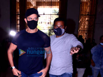 Photos: Hrithik Roshan arrives at Commissioner Of Police Office in Mumbai