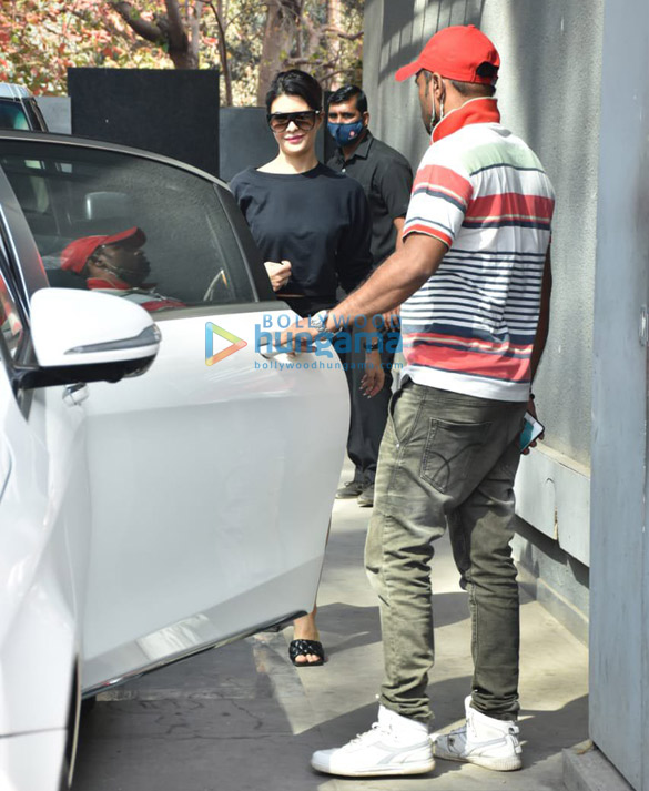 photos jacqueline fernandez and nupur sanon snapped at puja films office in juhu 2