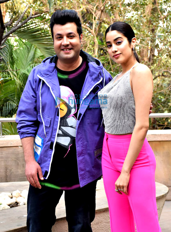 photos janhvi kapoor and varun sharma promote their film roohi 1
