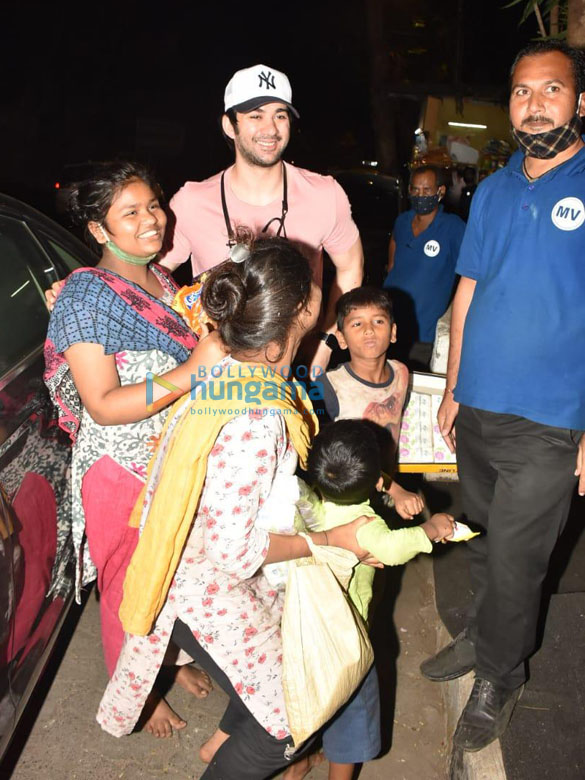 photos karan deol snapped at tori restaurant 3