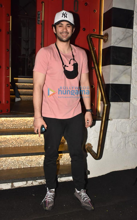 Photos: Karan Deol snapped at Tori restaurant Photos: Karan Deol snapped at Tori restaurant