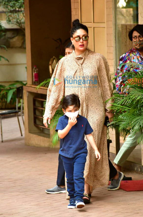 photos kareena kapoor khan spotted in bandra with taimur ali khan 1