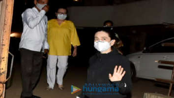 Photos: Karisma Kapoor and Babita Kapoor snapped at Kareena Kapoor Khan’s house in Bandra
