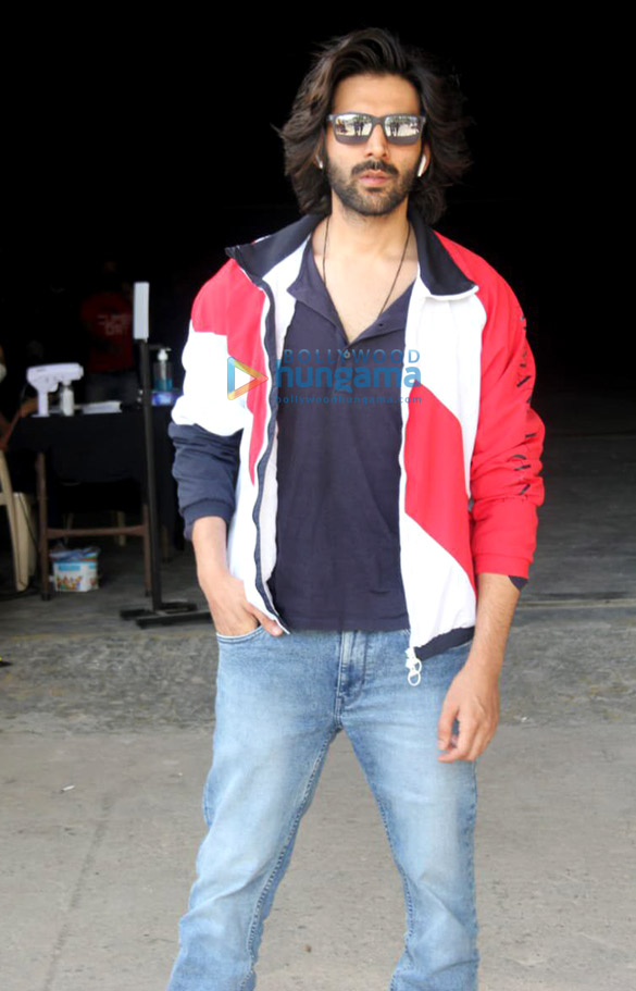 photos kartik aaryan spotted at film city 4