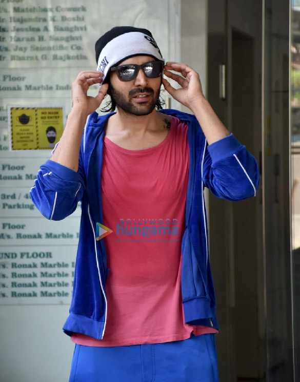 photos kartik aaryan spotted at a dance class in andheri 3