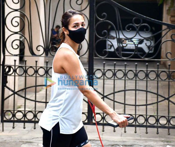 photos malaika arora spotted with her pet for morning walk 4 2