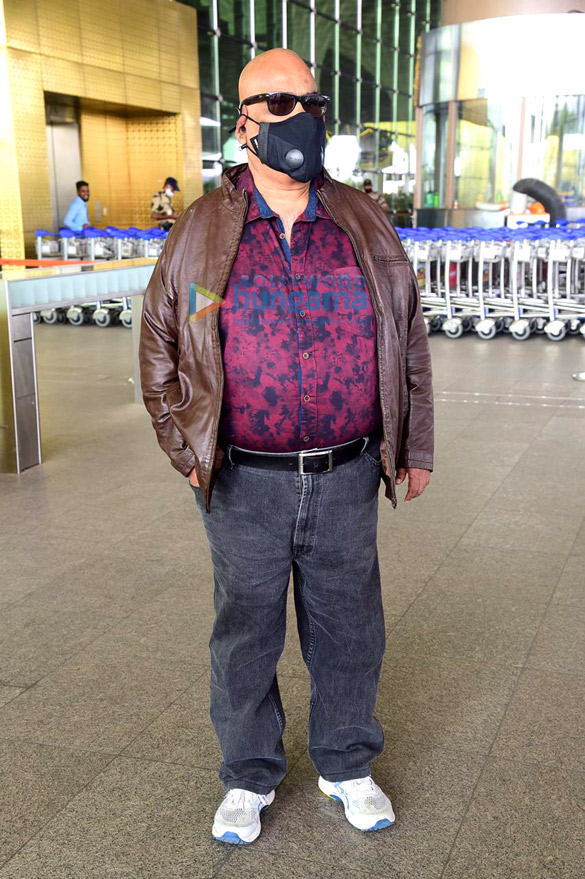 photos mouni roy anil kapoor and satish kaushik snapped at the airport 1