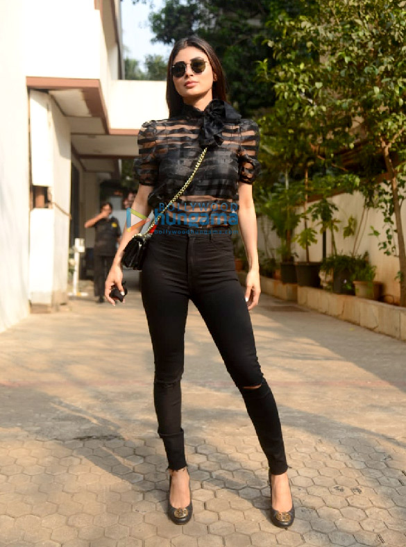 photos mouni roy spotted at milan luthrias office 2