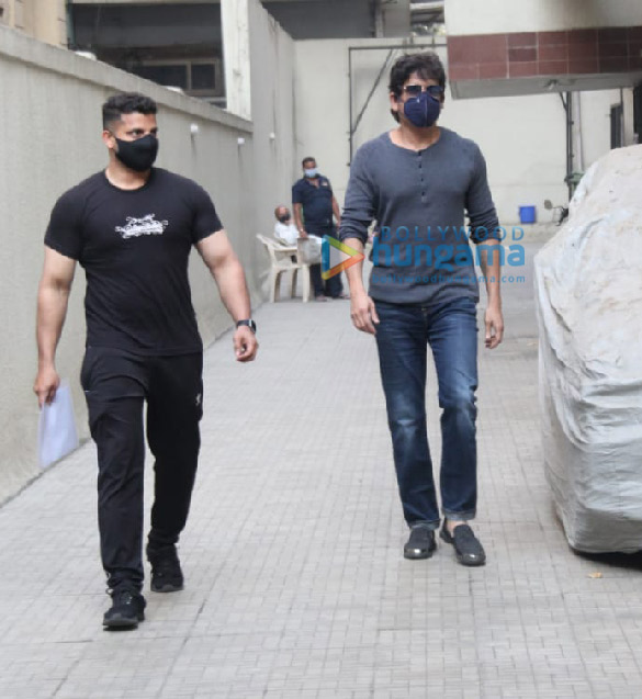 photos nagarjuna spotted at the old dharma office today 1
