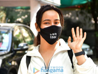 Photos: Neha Sharma spotted in Bandra