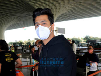 Photos: Parineeti Chopra, Vicky Kaushal and Manushi Chhillar snapped at the airport
