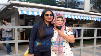 Photos: Rakhi Sawant and Kashmera Shah snapped in Juhu