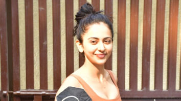 Photos: Rakul Preet Singh, Ananya Panday and Jackky Bhagnani spotted at Anshuka Yoga class in Bandra