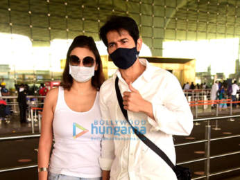 Photos: Riteish Deshmukh, Genelia Dsouza and Hiten Tejwani spotted at the airport