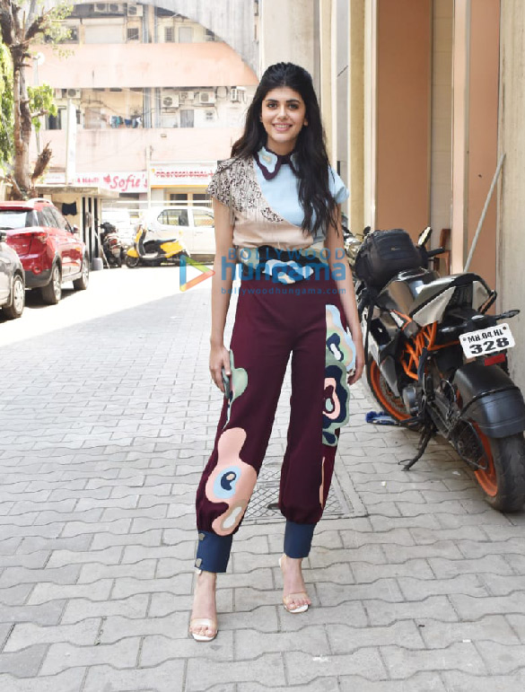 photos sanjana sanghi snapped in andheri 2
