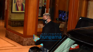 Photos: Sanjay Dutt snapped in Bandra