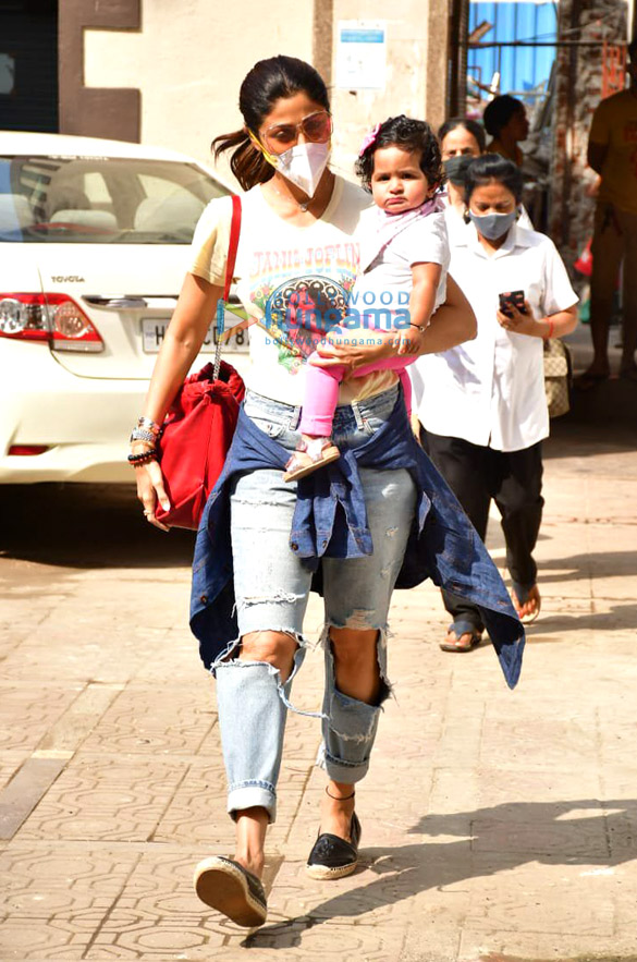 Photos: Shilpa Shetty and daughter Samisha snapped at a clinic in Bandra