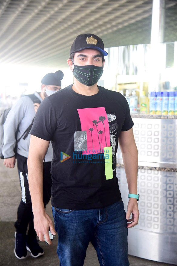 photos shruti haasan and arbaaz khan snapped at the airport 5