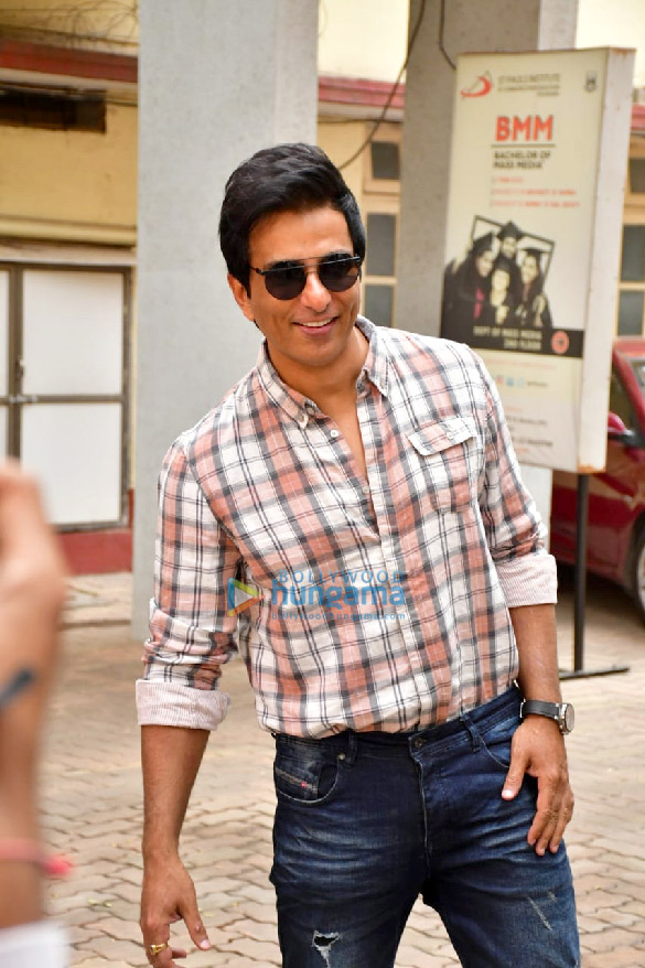 photos sonu sood snapped in bandra 1