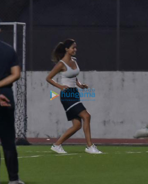 photos tiger shroff and disha patani snapped at football ground in bandra 5