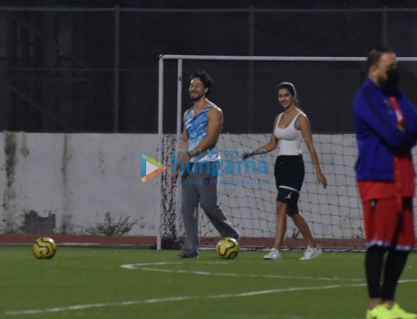 photos tiger shroff and disha patani snapped at football ground in bandra 6