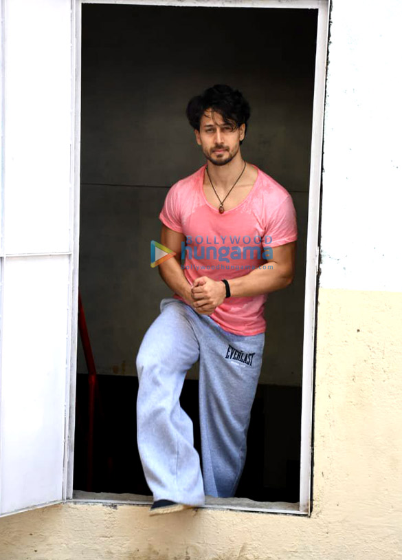 photos tiger shroff snapped at the gym in andheri 4