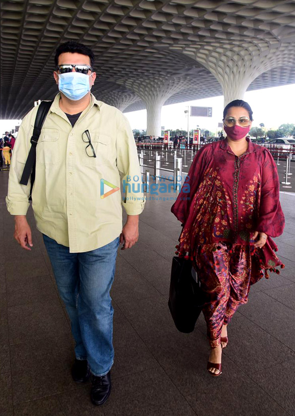 photos vidya balan and siddharth roy kapur snapped at the airport 1