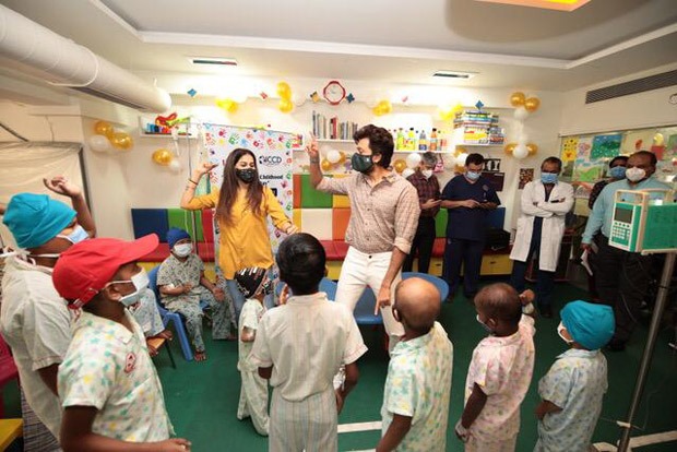 Riteish and Genelia Deshmukh spend time with kids at the Tata Memorial Hospital on 20th International Childhood Cancer Day