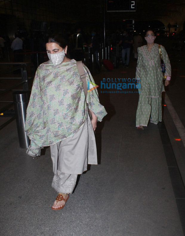 Sara Ali Khan and Amrita Singh twin in ethnic avatars, keeping it casual and comfy
